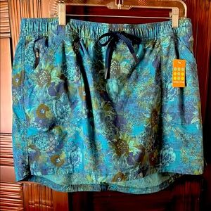 Title Nine Teal Floral Skort